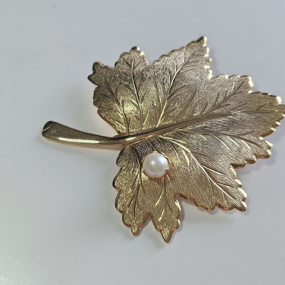 Sarah Coventry Embossed Brushed Gold Tone Maple Leaf Faux Pearl Pin